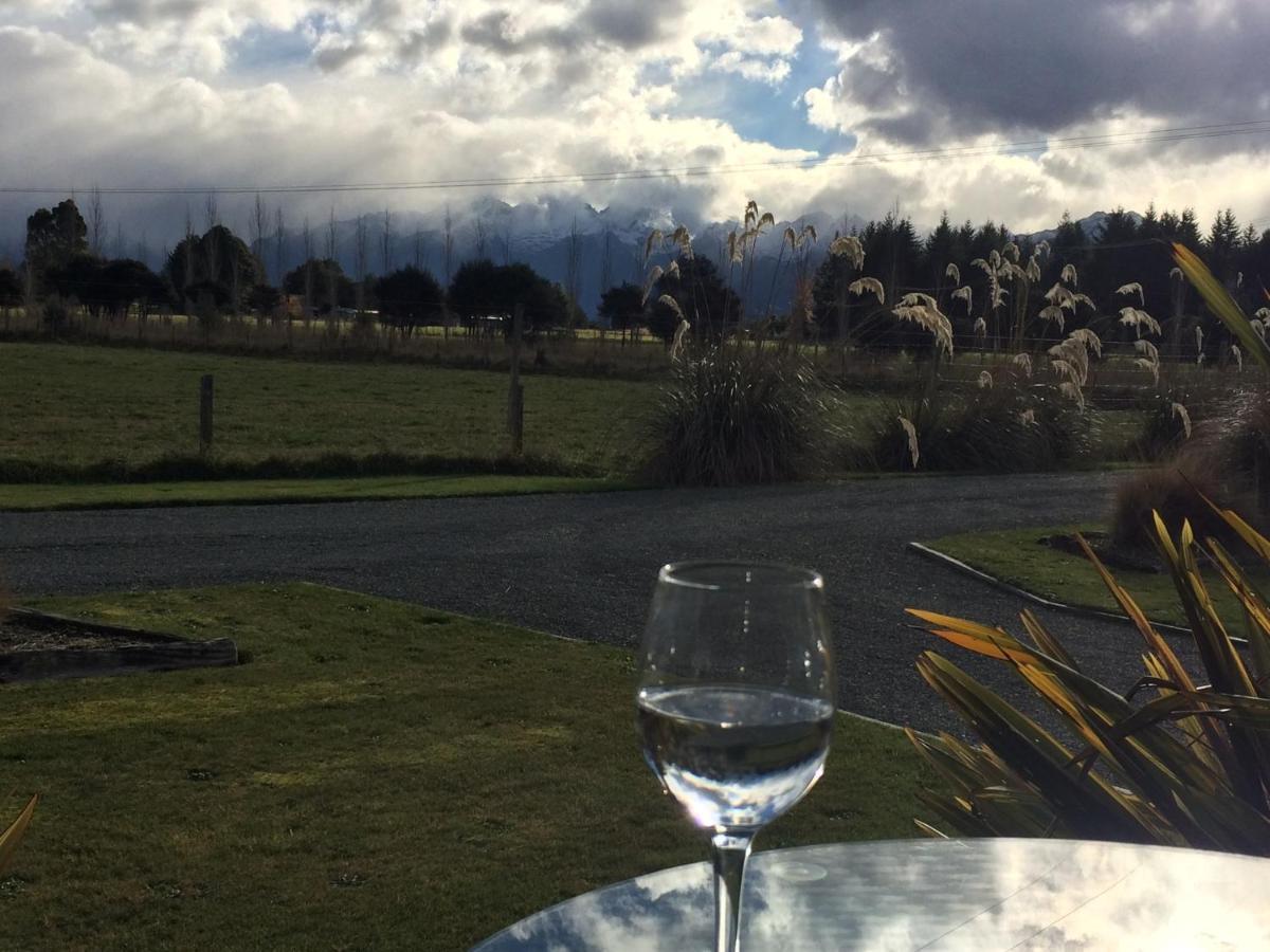 Acheron Cottages Manapouri Exteriör bild