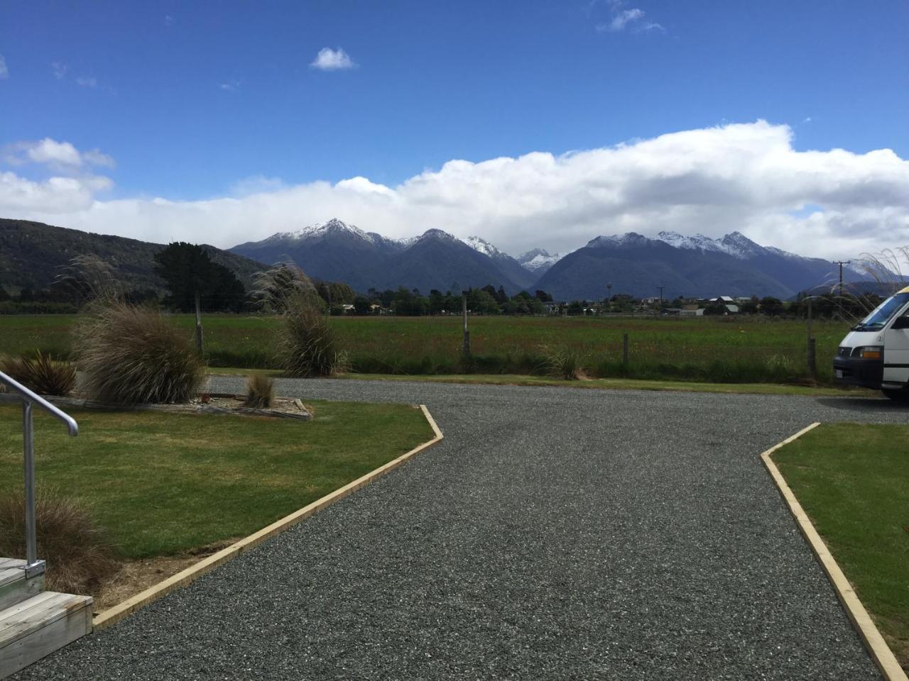 Acheron Cottages Manapouri Exteriör bild