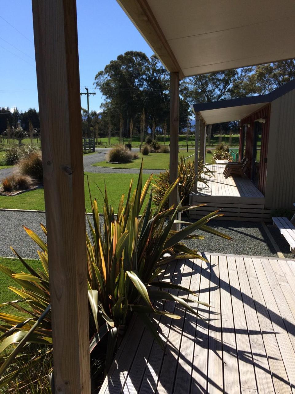 Acheron Cottages Manapouri Exteriör bild